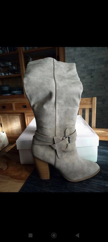 Bottes hautes daim beige