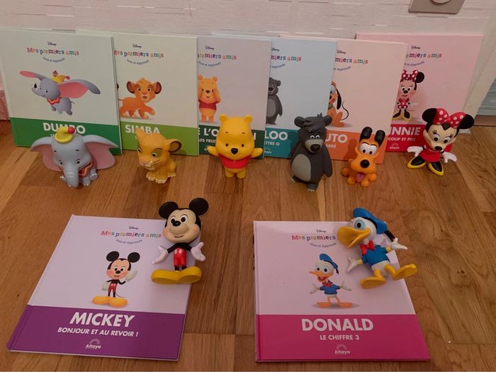 Figurine Disney avec leurs livres - photo numéro 2