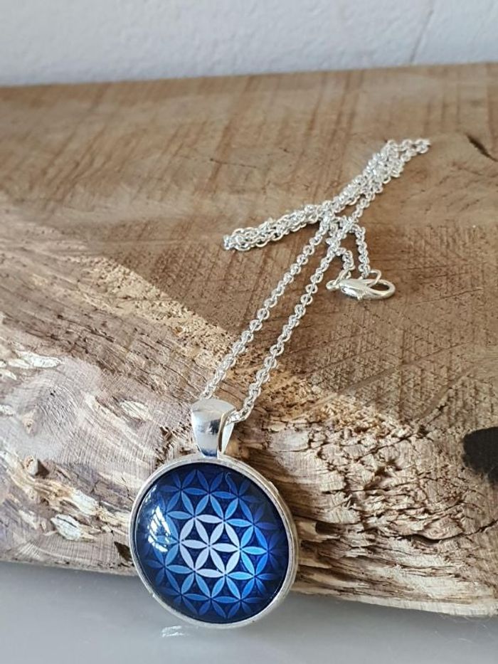 COLLIER PENDENTIF FLEUR DE VIE