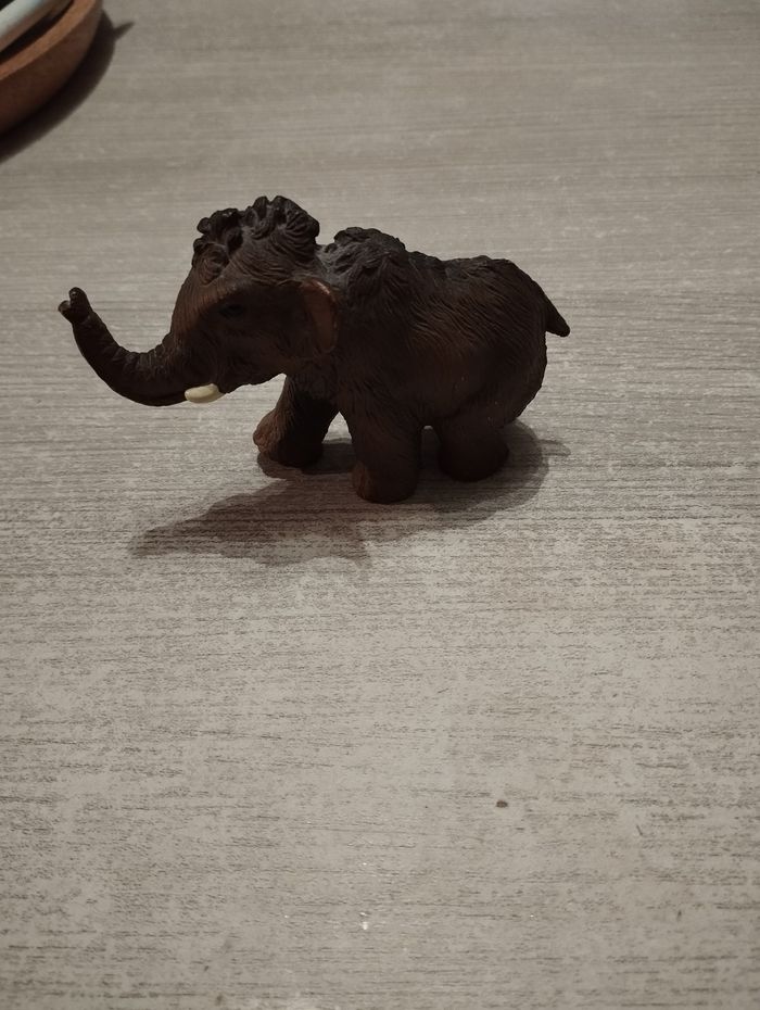 Figurine mammouth