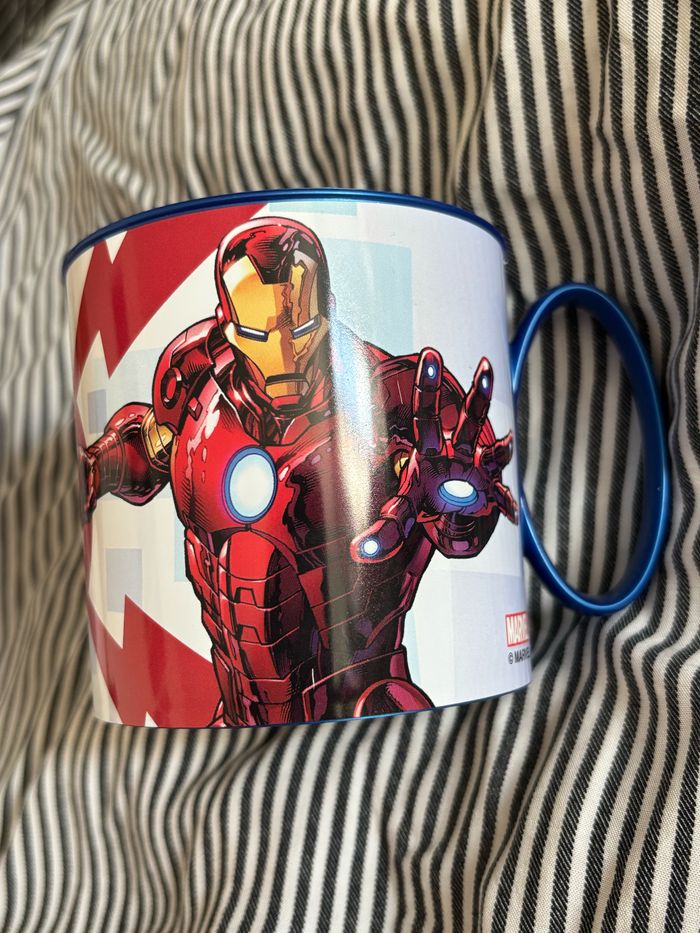 Tasse Avengers neuve - photo numéro 2