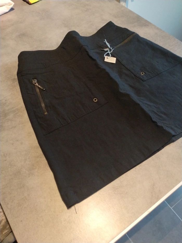 Jupe noire "Camaïeu" T:38 - photo numéro 2