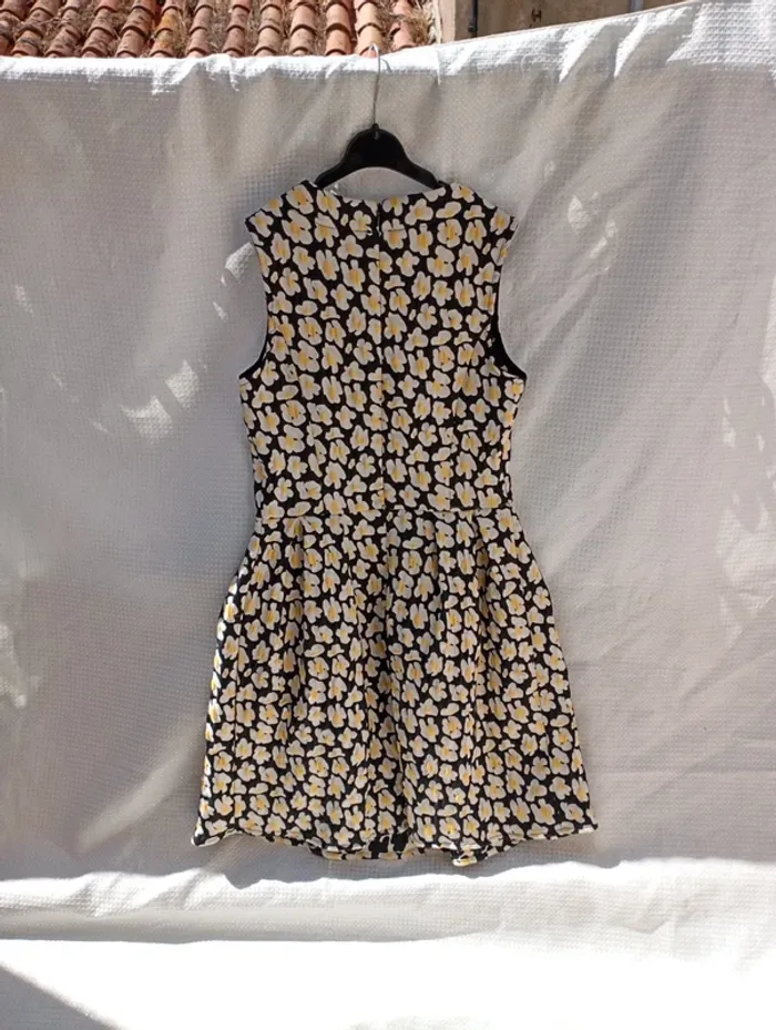 Robe fleurie Miss Miss - Neuve - photo numéro 2