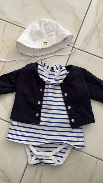 Ensemble jacadi état neuf fille 1 mois