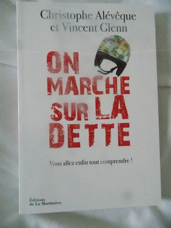 Livre On marche sur la dette