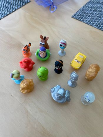 Lot de 14 Micropopz pixar