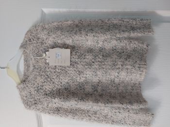 beau pull crème col rond 4 ans
