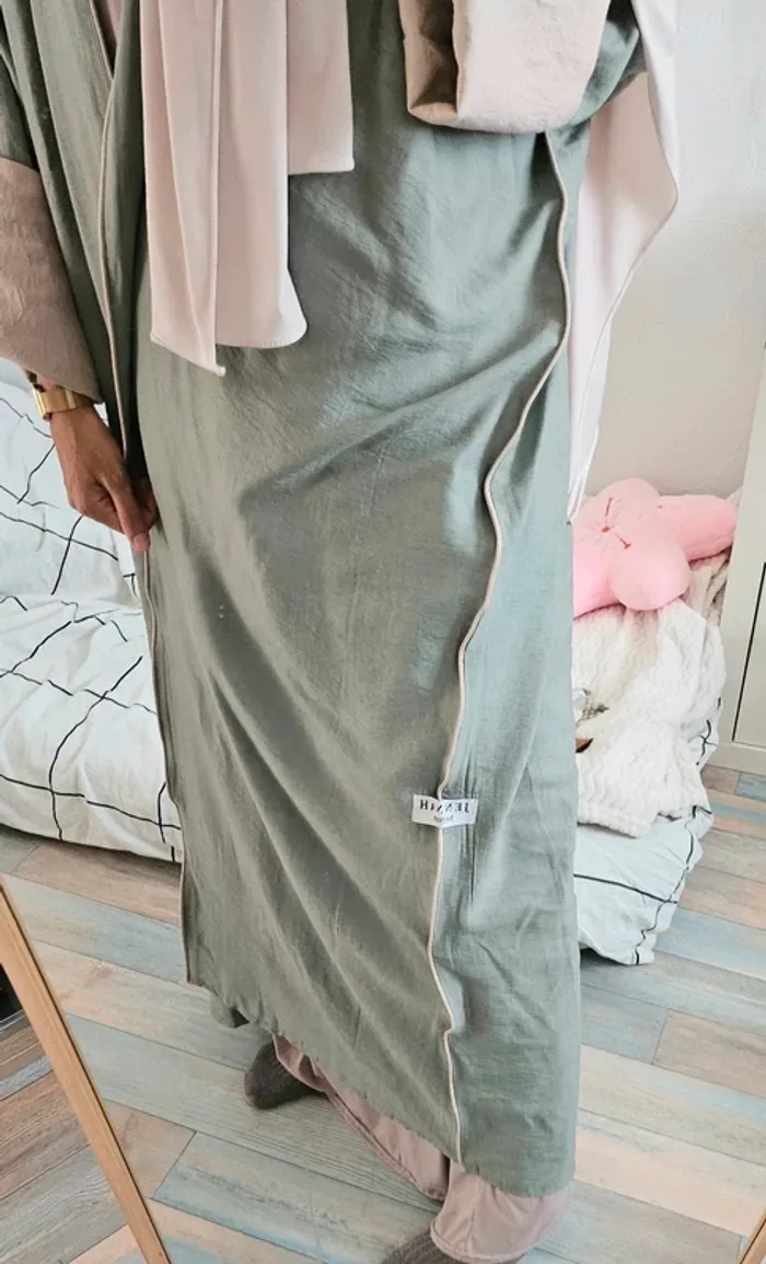 Abaya vert d'eau Jennah boutique NEUVE avec étiquette jamais porté - photo numéro 10