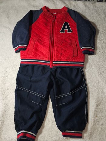 Ensemble gilet +pantalon en taille 12 mois