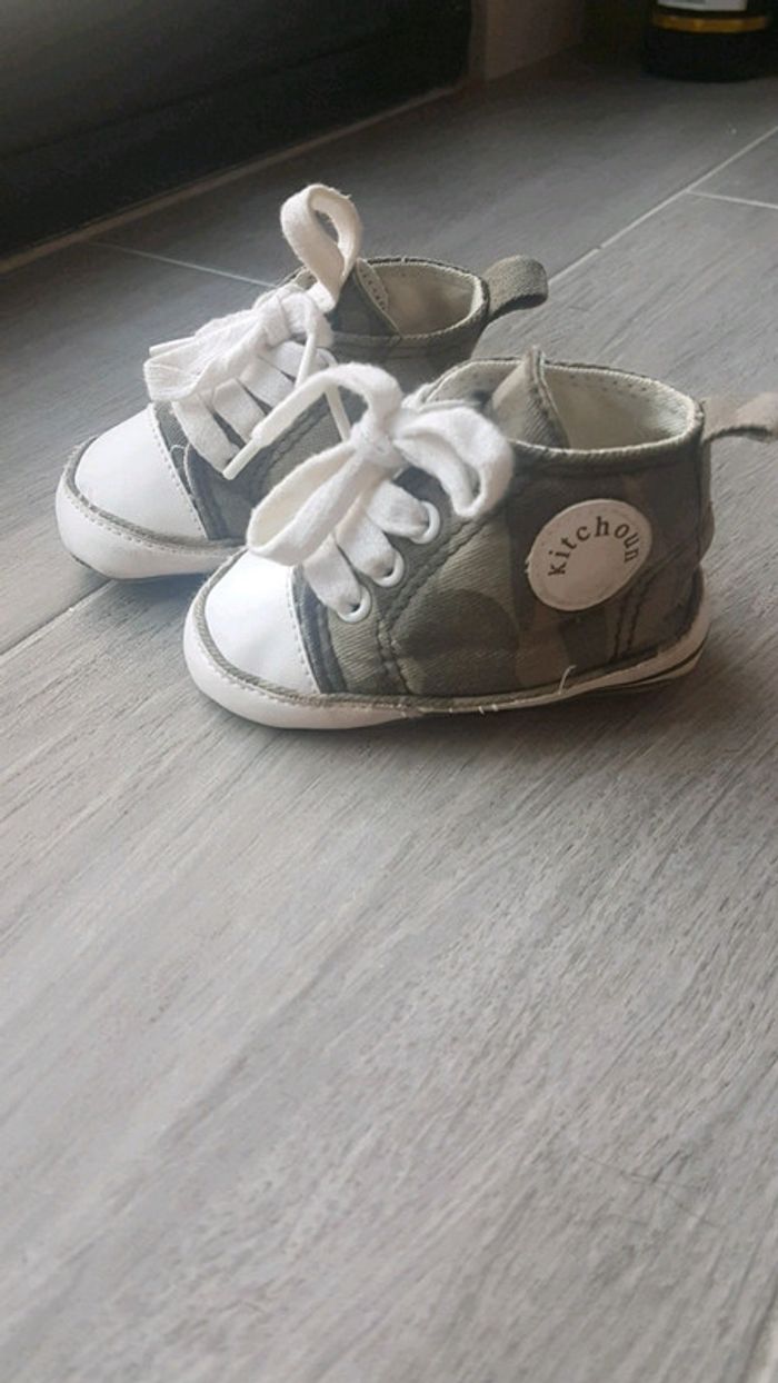 Chaussures/chaussons bébés 0-6 mois