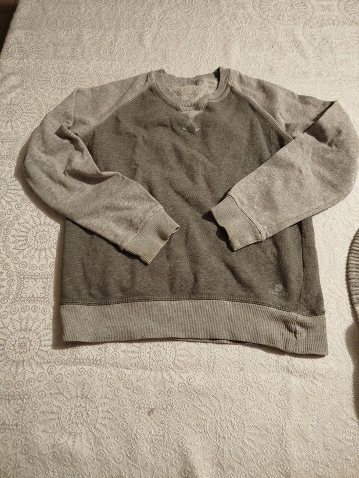 Pull gris