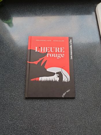 Livre enfants l'heure rouge Neuf vet