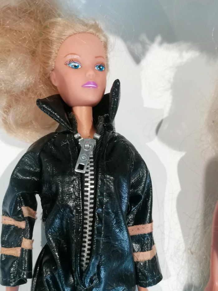 Lot 2 barbies 👧🏻 - photo numéro 4