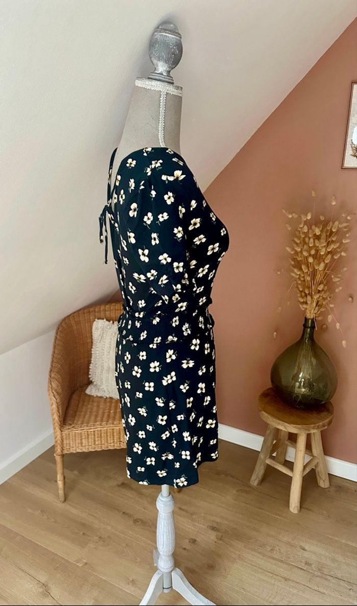 Combi-short noire à fleurs – Bershka – Taille S – Très bon état - photo numéro 3