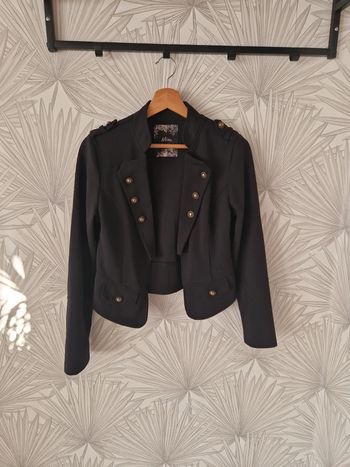 Jolie veste mim taille 38