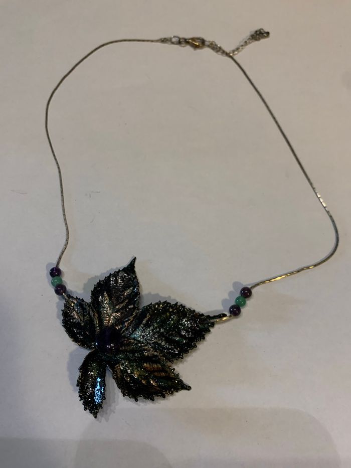Collier feuille - photo numéro 3