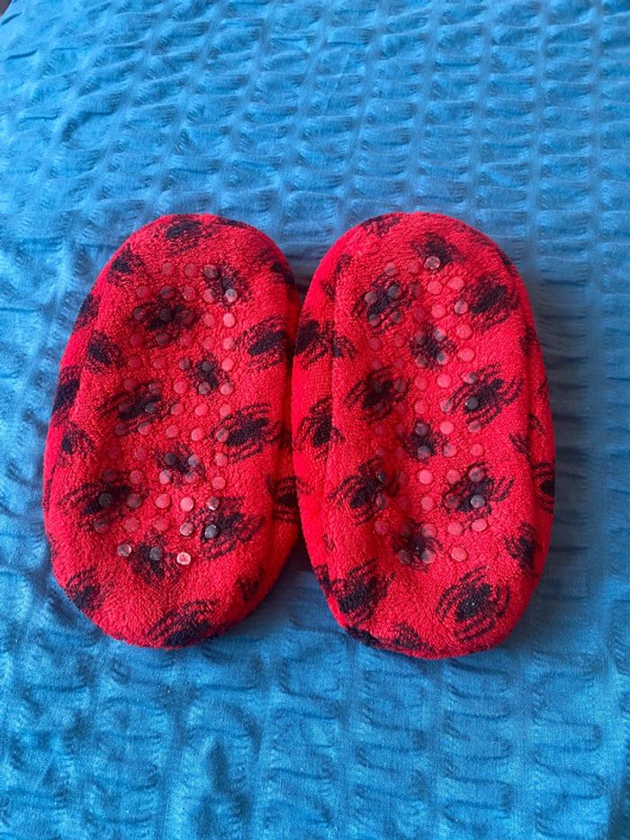 Chaussons Marvel garçon 5 et 4 ans - photo numéro 2