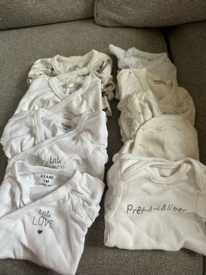 Lot de 8 bodys manches longues