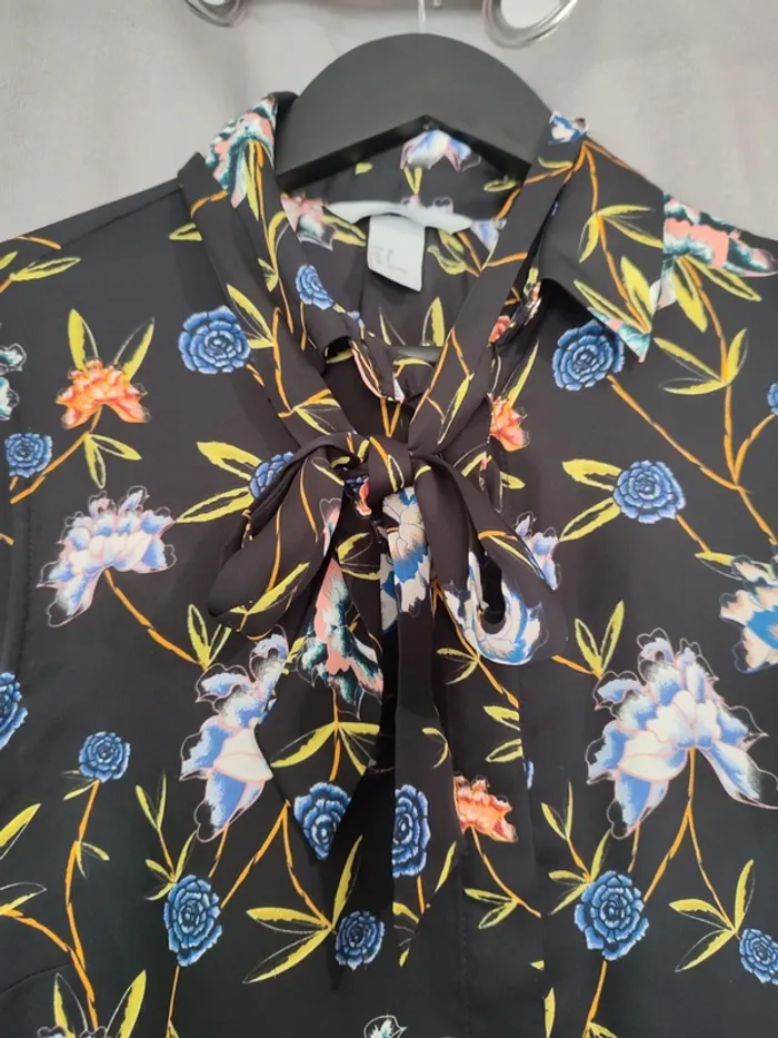Blouse sans manche 🌸 fluide - H&M - photo numéro 2