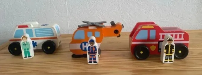 Lot de jouets en bois