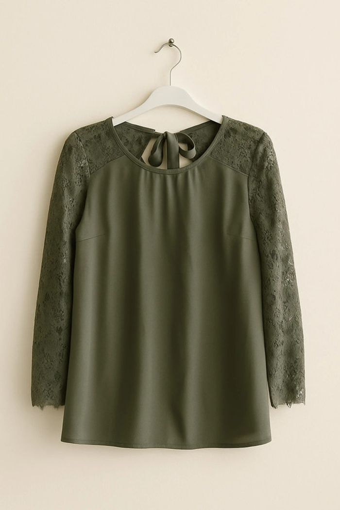 Blouse kaki dentelle Zara