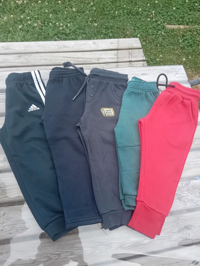 Gros lot de 48 vêtements garçon 23/24 mois 2 ans - photo numéro 3