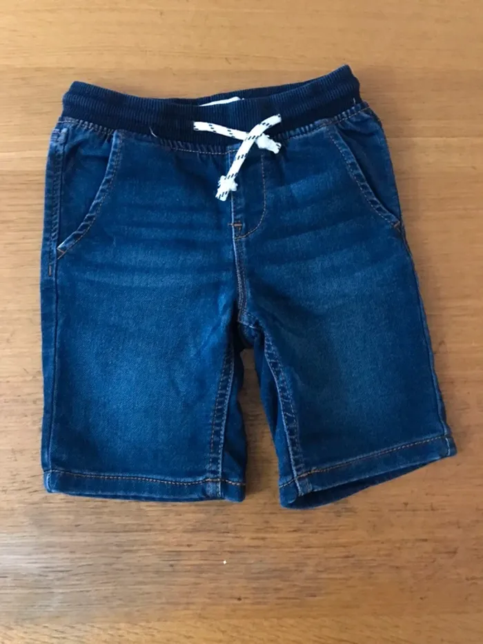 Lot 4 shorts 3 ans - photo numéro 2