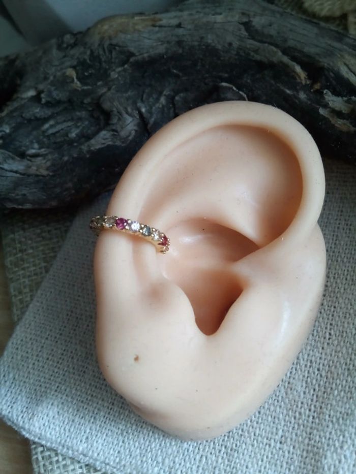 Clip oreille zircons colorés