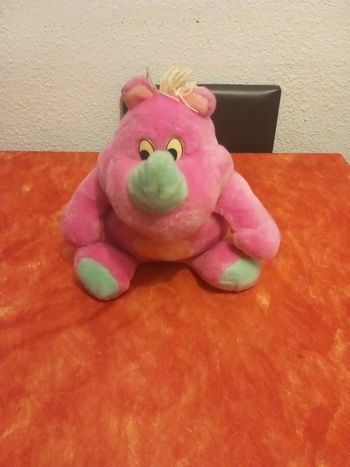 Rhinocéros rose et vert de marque Nounours