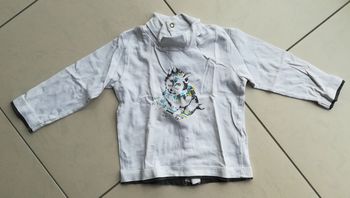 T.shirt manches longues blanc.