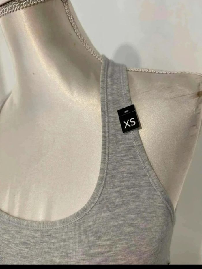 Brassière grise - photo numéro 3