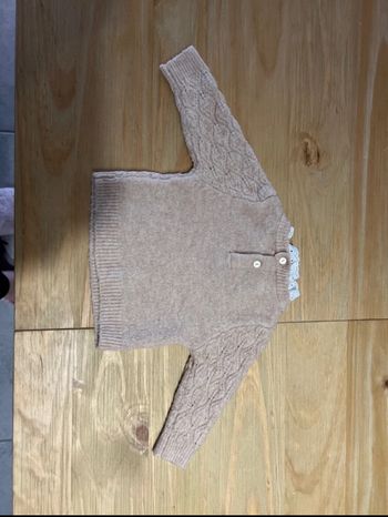 Pull beige Kiabi 1mois