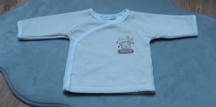 Haut de pyjama "cache-cœur" gémo 3 mois état neuf