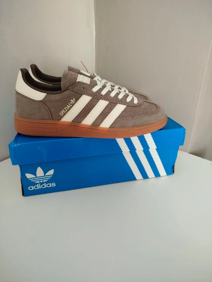 Adidas Handball Spezial taille 40 - photo numéro 3