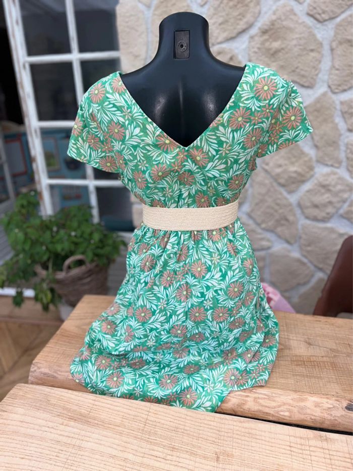 Robe verte été Fleurs dos nu marque vero moda taille M 38 - photo numéro 2