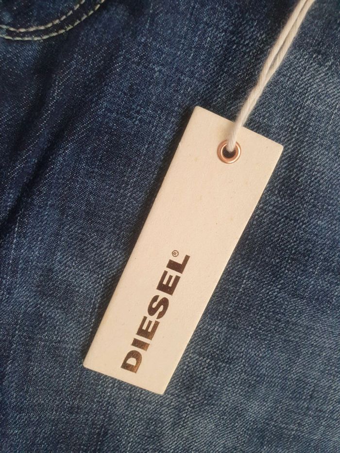 Jeans Diesel Taille Basse NEUF - photo numéro 2