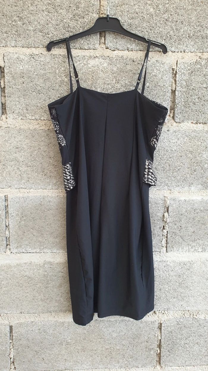 Très belle robe chic taille 34 en très bon état - photo numéro 5