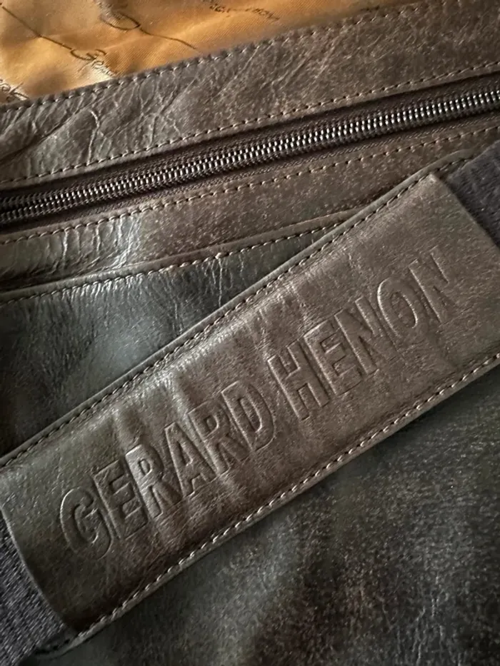 Pochette à bandoulière Gerard Hénon, bon état 35x25cm - photo numéro 4