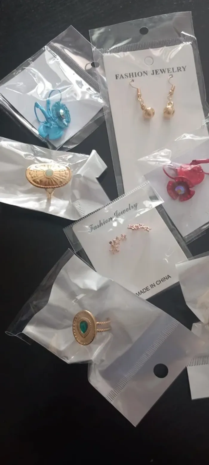 Lot de bijoux dorés - photo numéro 2