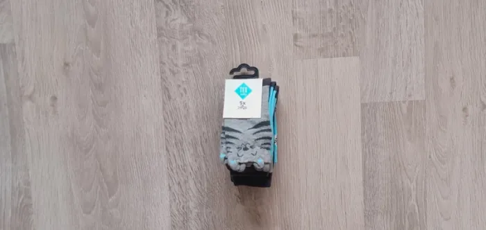 Lot de 5 paires de chaussettes enfant/garcon, taille 24-26, neuves avec étiquette 🏷
