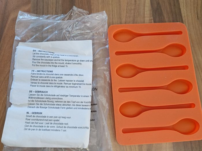 Moule silicone orange neuf pour chocolat - photo numéro 3