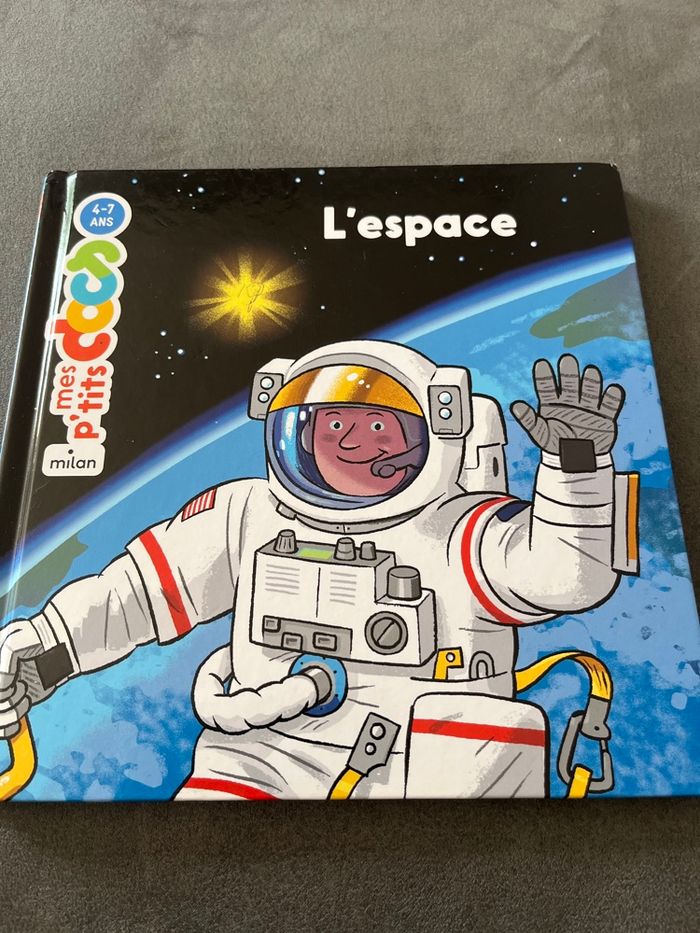 Livre mes p’tits docs l’espace Milan 4 ans - photo numéro 1