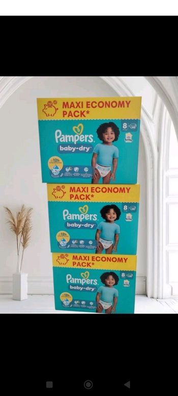 204 couches Pampers taille 8 baby Dry lot de 3 cartons 