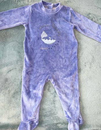 Pyjama taille  6 mois en bonne etats