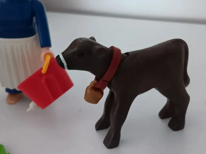 Fermière avec veaux playmobil - photo numéro 10