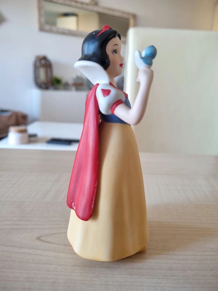 Figurine Blanche Neige Snow White Disney vintage en porcelaine - photo numéro 4