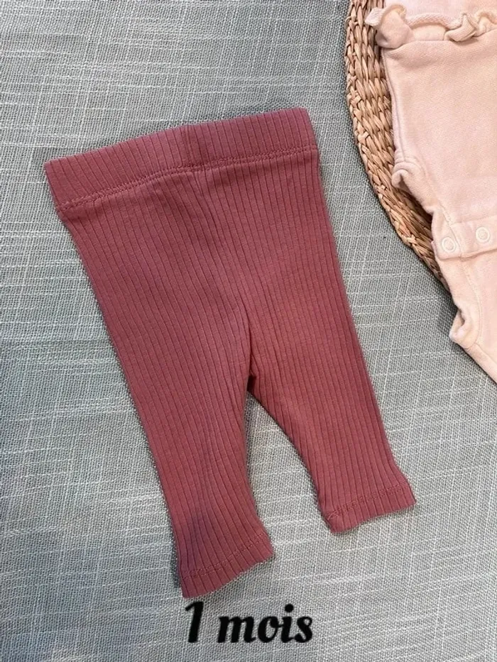 Ensemble taille 1 mois - photo numéro 7