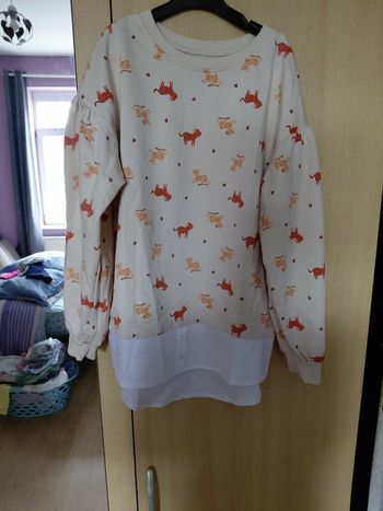 Très joli haut fille T  8 ans 