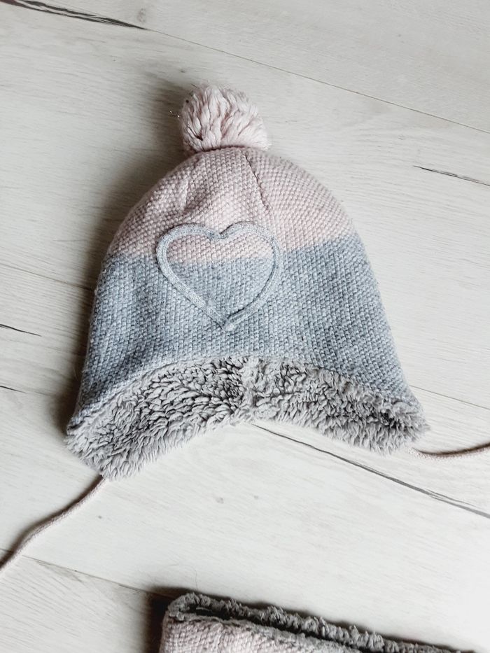 Vêtement fille bonnet coeur pompon rose et gris Okaïdi 3 ans - photo numéro 4