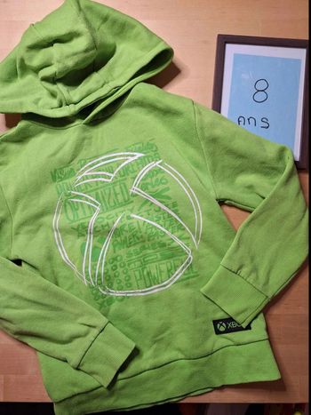 Pull pour garçon taille 8ans marque xbox très bon état